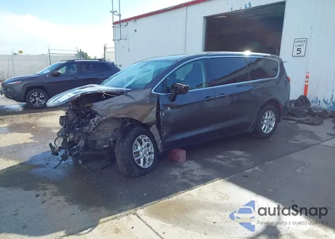 2018 Chrysler Pacifica Lx z USA, uszkodzony, nr VIN 2C4RC1CG7JR148585
